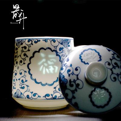 展示与对比:景德镇高档陶瓷手绘青花釉下彩玲珑福字办公杯泡茶杯家用
